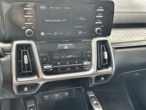 Used 2021 Kia Sorento S image 26