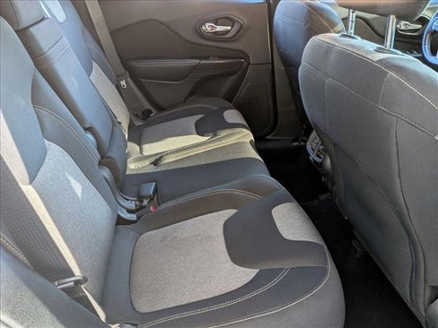Used 2014 Jeep Cherokee Latitude w/ Cold Weather Group image 20