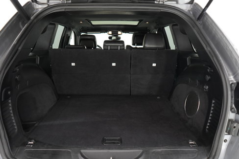 Used 2020 Jeep Grand Cherokee Limited w/ Luxury Group II image 9