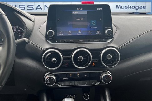 Used 2023 Nissan Sentra SV image 9