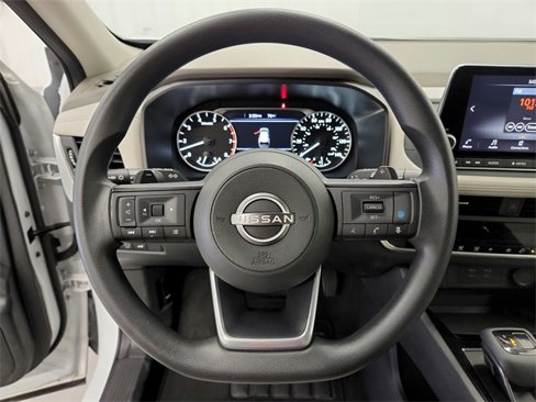 Used 2024 Nissan Rogue SV image 25