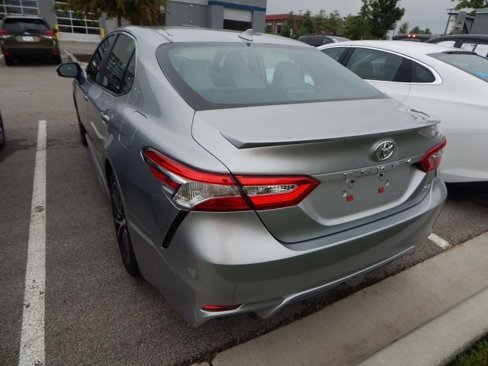 Used 2020 Toyota Camry image 7