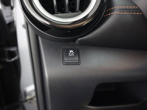 Used 2019 Nissan Kicks SR image 35