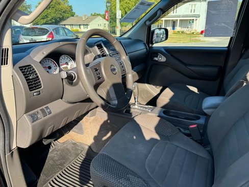 Used 2012 Nissan Frontier SV w/ Sport Appearance Pkg image 23