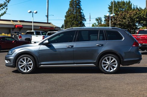 Used 2017 Volkswagen Golf Alltrack image 29