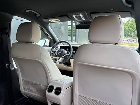 Used 2025 Mercedes-Benz GLA 250 4MATIC image 49
