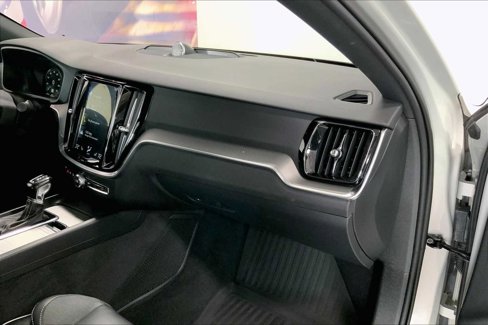Used 2019 Volvo S60 T6 R-Design image 21