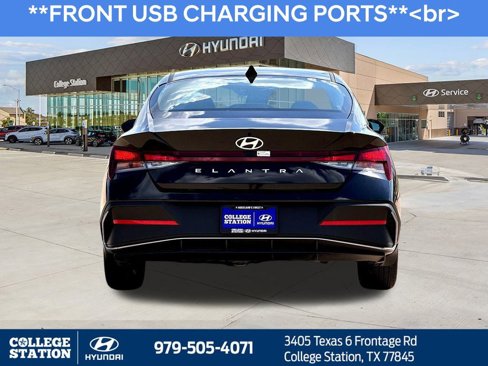 Used 2024 Hyundai Elantra SEL image 8