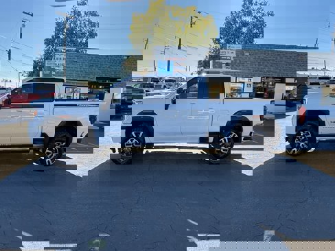 Used 2023 GMC Sierra 2500 AT4 w/ Gooseneck/5TH Wheel Package image 8