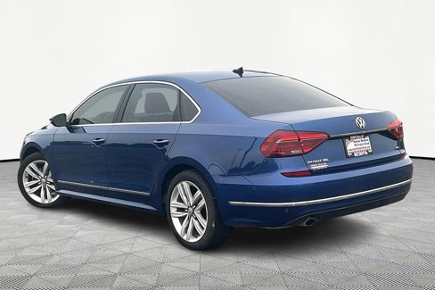 Used 2017 Volkswagen Passat 1.8T SEL Premium image 11