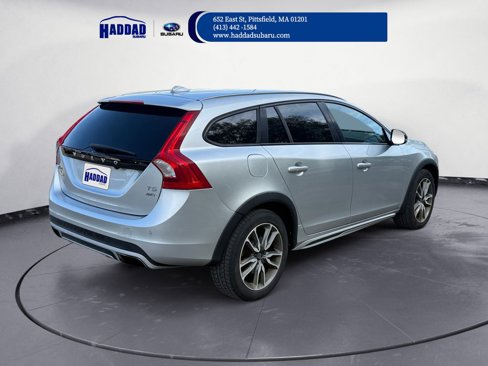 Used 2017 Volvo V60 T5 Cross Country w/ Convenience Package image 6
