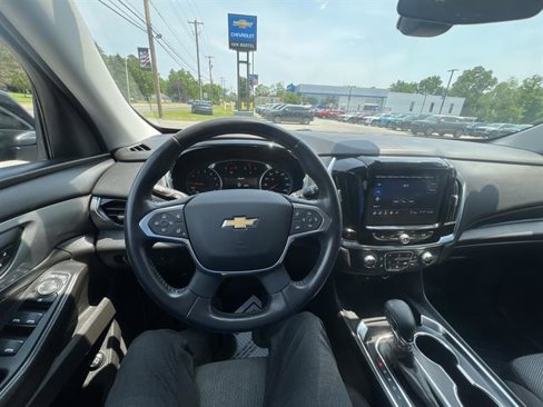 Used 2021 Chevrolet Traverse LT image 11