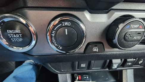 Used 2021 Toyota Tacoma TRD Sport image 32