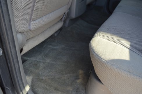 Used 2010 Nissan Frontier SE image 18