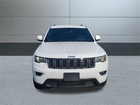 Used 2021 Jeep Grand Cherokee Laredo image 9