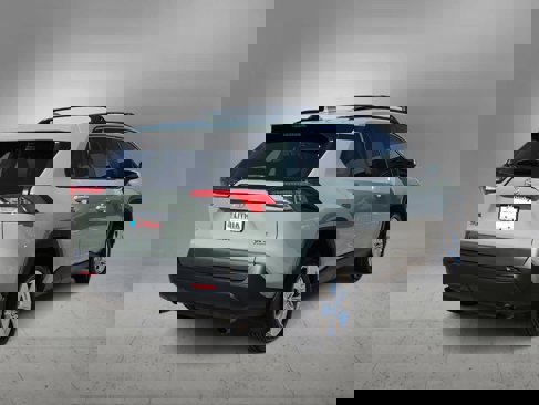 Used 2020 Toyota RAV4 XLE image 8