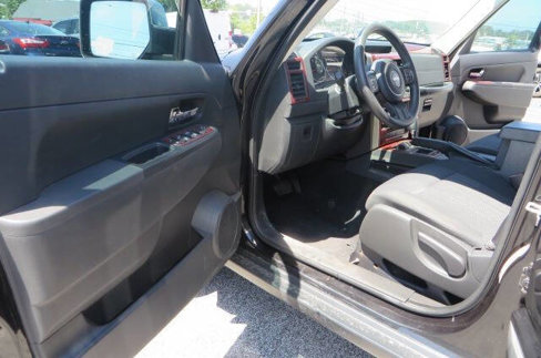 Used 2012 Jeep Liberty Sport image 10
