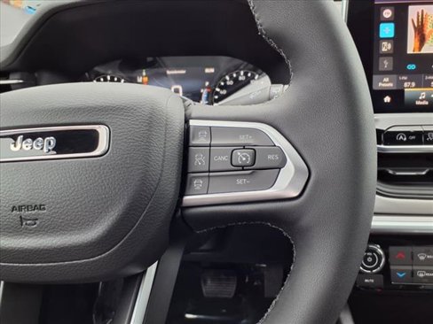 New 2025 Jeep Compass Limited image 15
