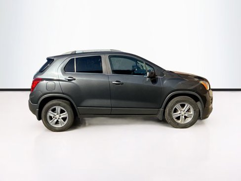 Used 2016 Chevrolet Trax LT w/ LT Convenience Package image 5
