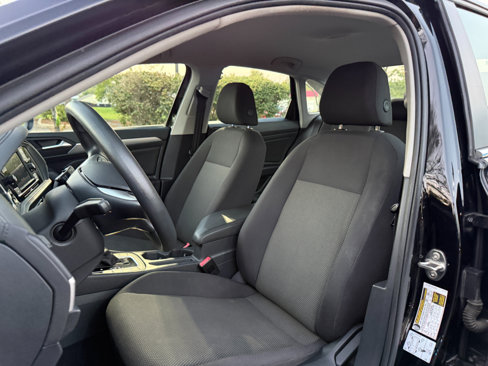 Used 2019 Volkswagen Jetta S w/ Driver Assistance Package image 12
