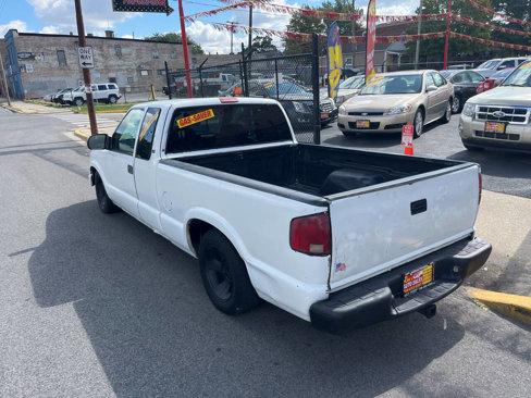 Used 2000 Chevrolet S10 Pickup LS w/ Preferred Equipment Group image 5