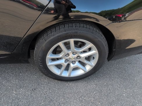 Used 2016 Chevrolet Malibu LT w/ Power Convenience Package image 12