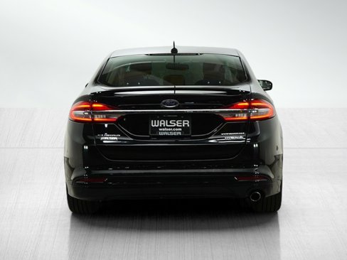 Used 2017 Ford Fusion Titanium image 4