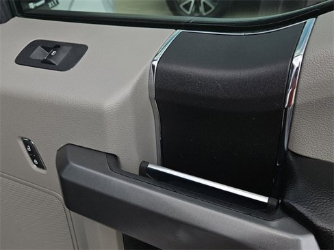 Used 2018 Ford F150 XLT image 32