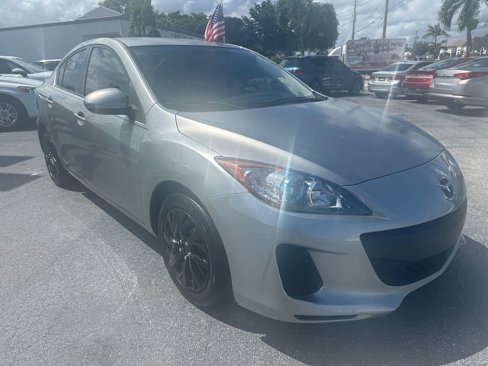 Used 2013 MAZDA MAZDA3 i SV image 7