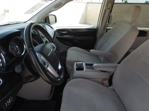 Used 2011 Chrysler Town & Country Touring image 15
