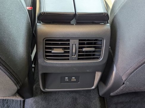 Used 2023 Nissan Rogue SV image 16