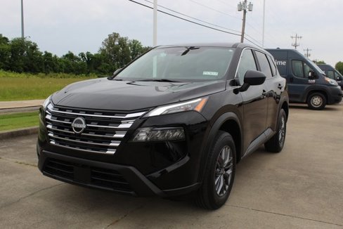 Used 2024 Nissan Rogue S image 1