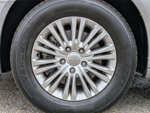 Used 2015 Chrysler Town & Country Touring-L w/ Driver Convenience Group image 29