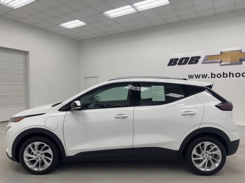 Used 2022 Chevrolet Bolt EUV LT w/ Driver Confidence Package image 8