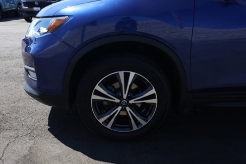 Used 2020 Nissan Rogue SV w/ Sun & Sound Touring Package image 11