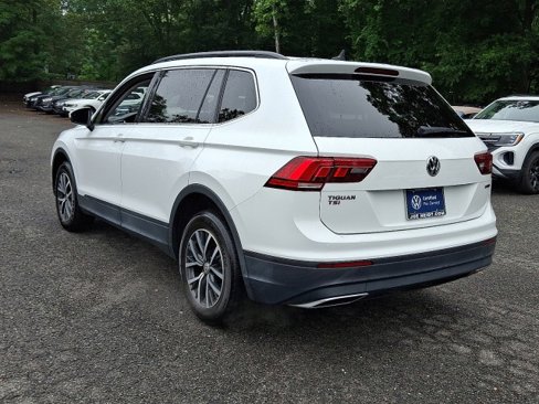 Certified 2019 Volkswagen Tiguan SE w/ Panoramic Sunroof Package image 8