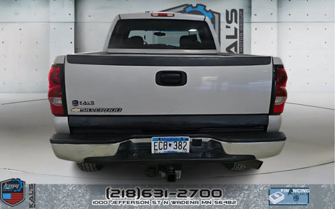 Used 2006 Chevrolet Silverado 2500 LT w/ Onstar Plus Package image 3