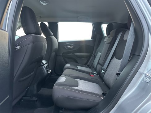 Used 2015 Jeep Cherokee Sport w/ Sport Appearance Group image 10