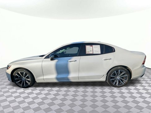 Used 2022 Volvo S60 B5 Momentum image 6