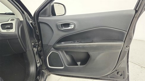 Used 2020 Jeep Compass Latitude image 31