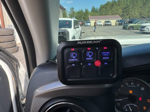Used 2018 Toyota Tacoma SR5 image 13