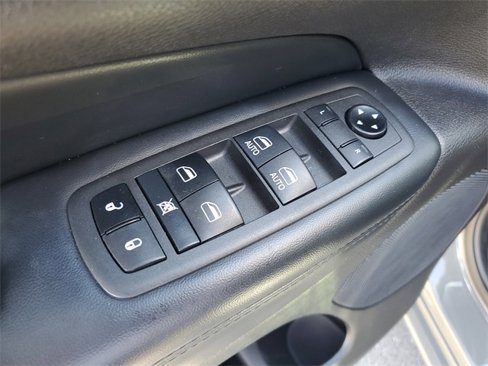 Used 2021 Jeep Grand Cherokee Laredo X image 9