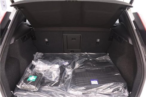 New 2025 Volvo XC40 B5 Core w/ Protection Package Premier image 14