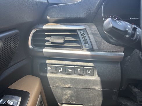 Used 2020 Kia Telluride SX image 18