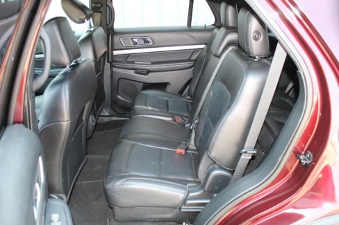 Used 2018 Ford Explorer XLT w/ Equipment Group 202A image 18