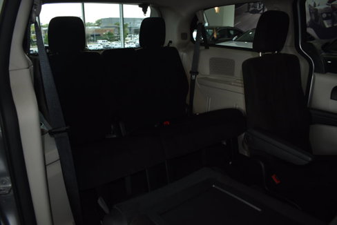 Used 2012 Dodge Grand Caravan SE image 28