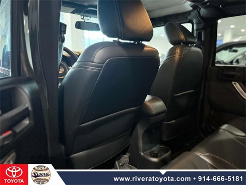 Used 2016 Jeep Wrangler Unlimited Rubicon image 15