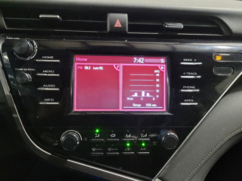 Used 2018 Toyota Camry LE image 25