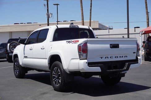 Used 2022 Toyota Tacoma TRD Sport image 3