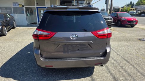 Used 2020 Toyota Sienna LE image 6